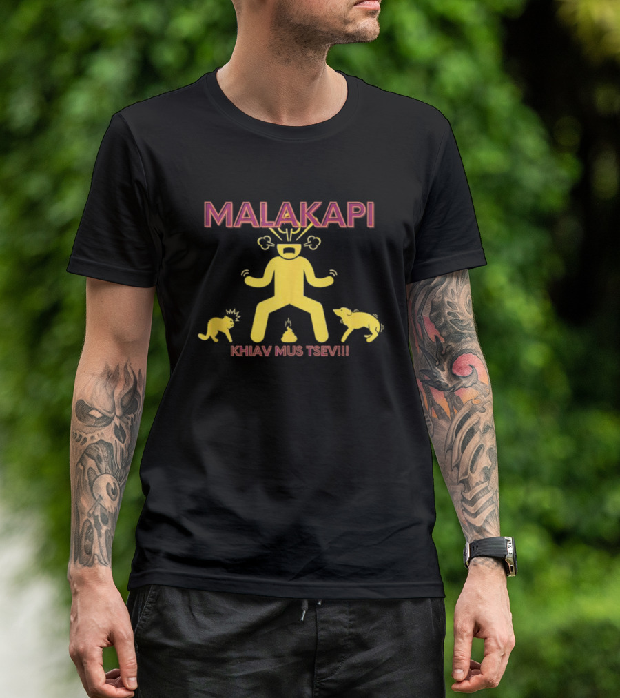 MALAKAPI Khiav Mus Tsev Funny Angry Figure Surrounded By Animals T-Shirt