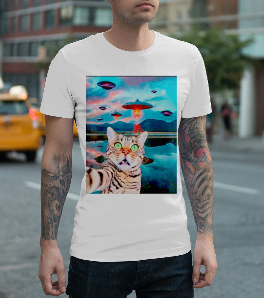 Cat Takes Selfie With UFOs In Scenic Landscape T-Shirt