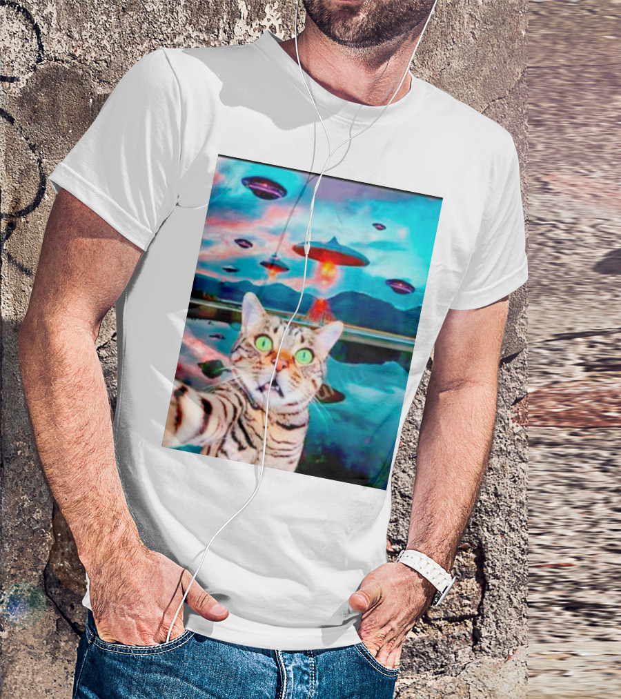 Cat Takes Selfie With UFOs In Scenic Landscape T-Shirt