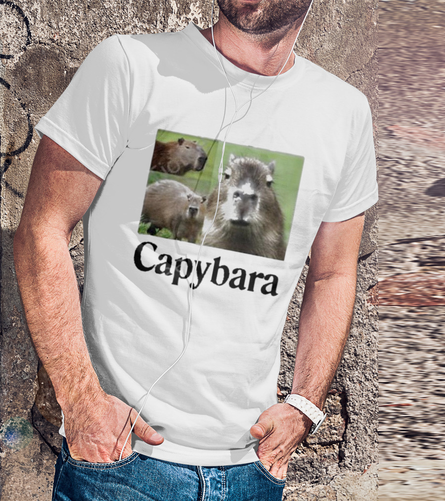 At The Moment Shop Capybara Trio Close-Up T-Shirt