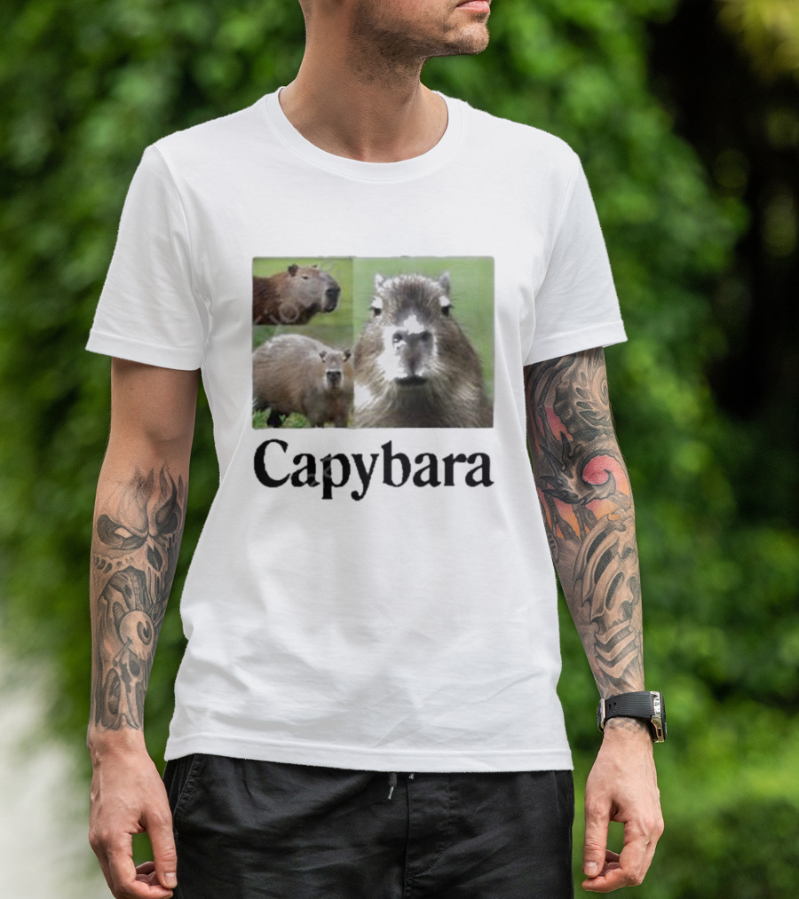 At The Moment Shop Capybara Trio Close-Up T-Shirt