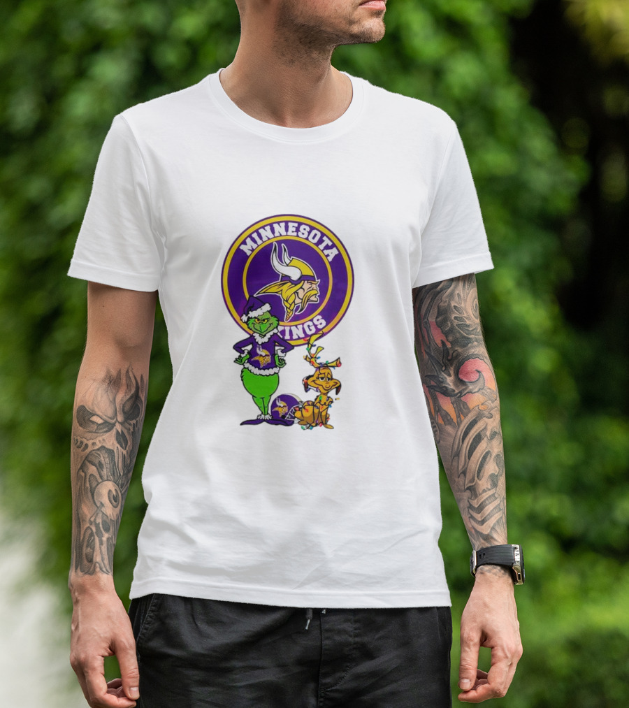 Grinch And Max Minnesota Vikings Christmas Fan Collaboration T-Shirt