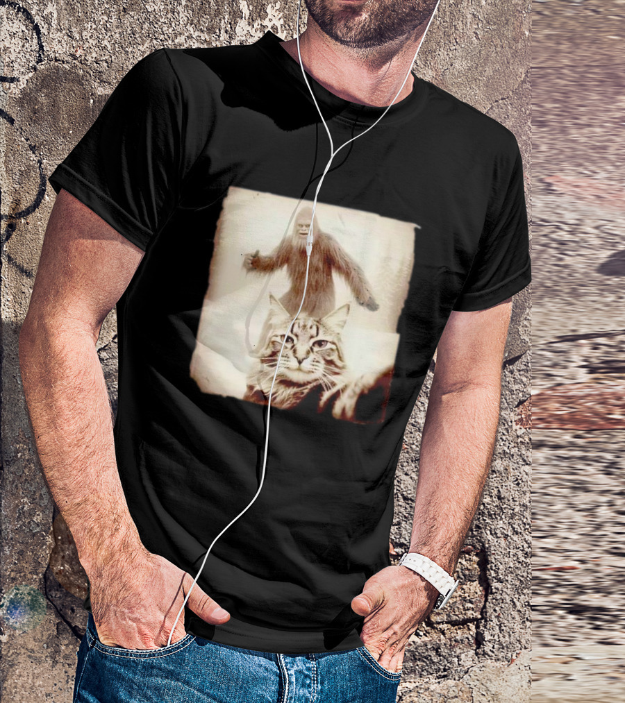 Cat Selfie With Bigfoot In Snowy Wilderness Scene T-Shirt