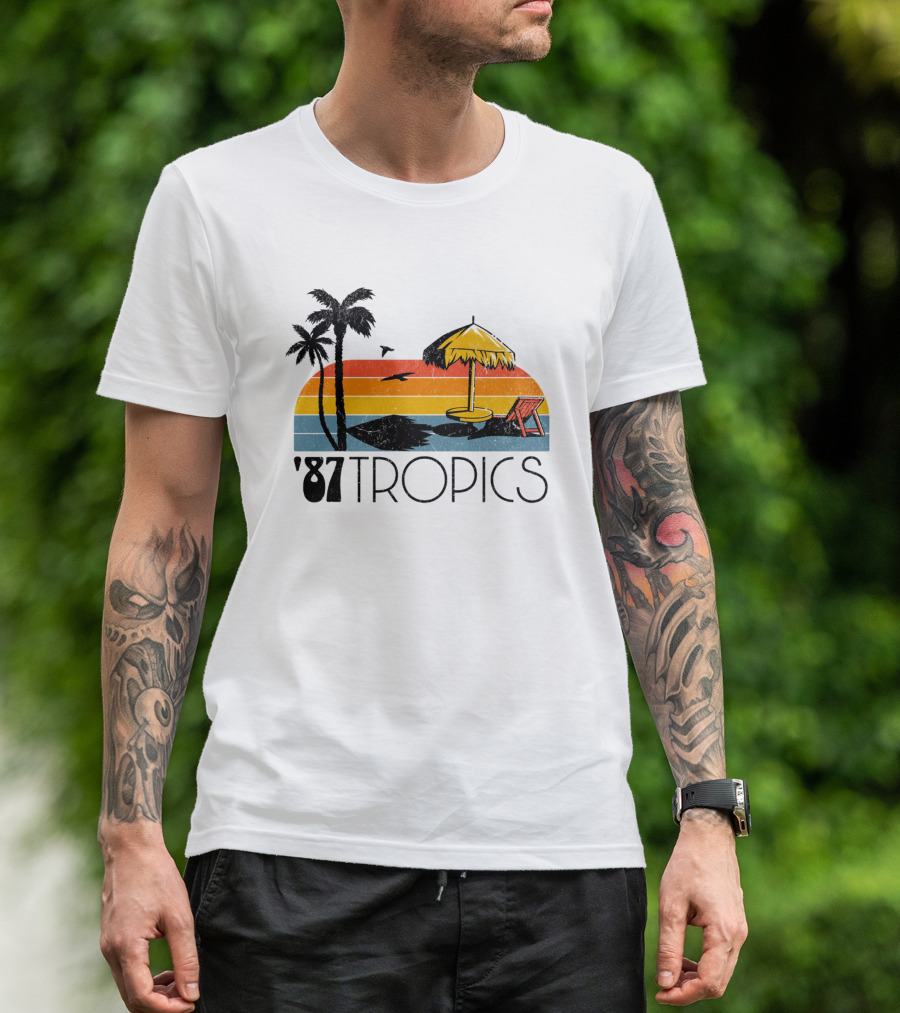 '87 Tropics Palm Beach Sunset Umbrella Lounge Chair T-Shirt
