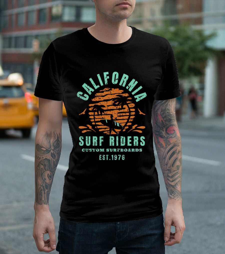California Surf Riders Custom Surfboards Est. 1976 Vintage Beach Scene T-Shirt