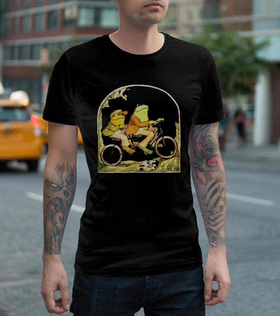 Frog And Toad Riding Tandem Bicycle In Nature Scene T-Shirt