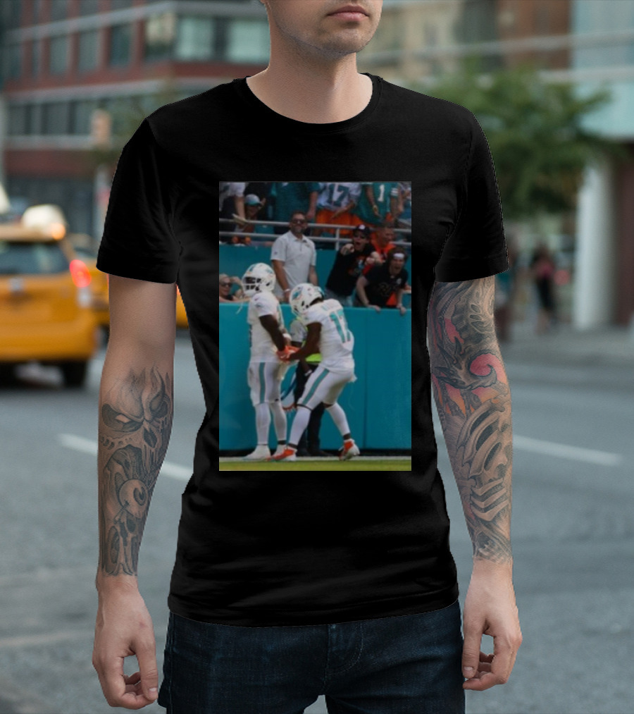 Tyreek Hill Handcuff Touchdown Celebration Miami Dolphins Fans T-Shirt
