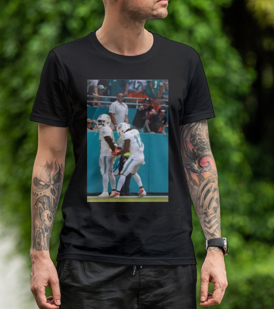 Tyreek Hill Handcuff Touchdown Celebration Miami Dolphins Fans T-Shirt