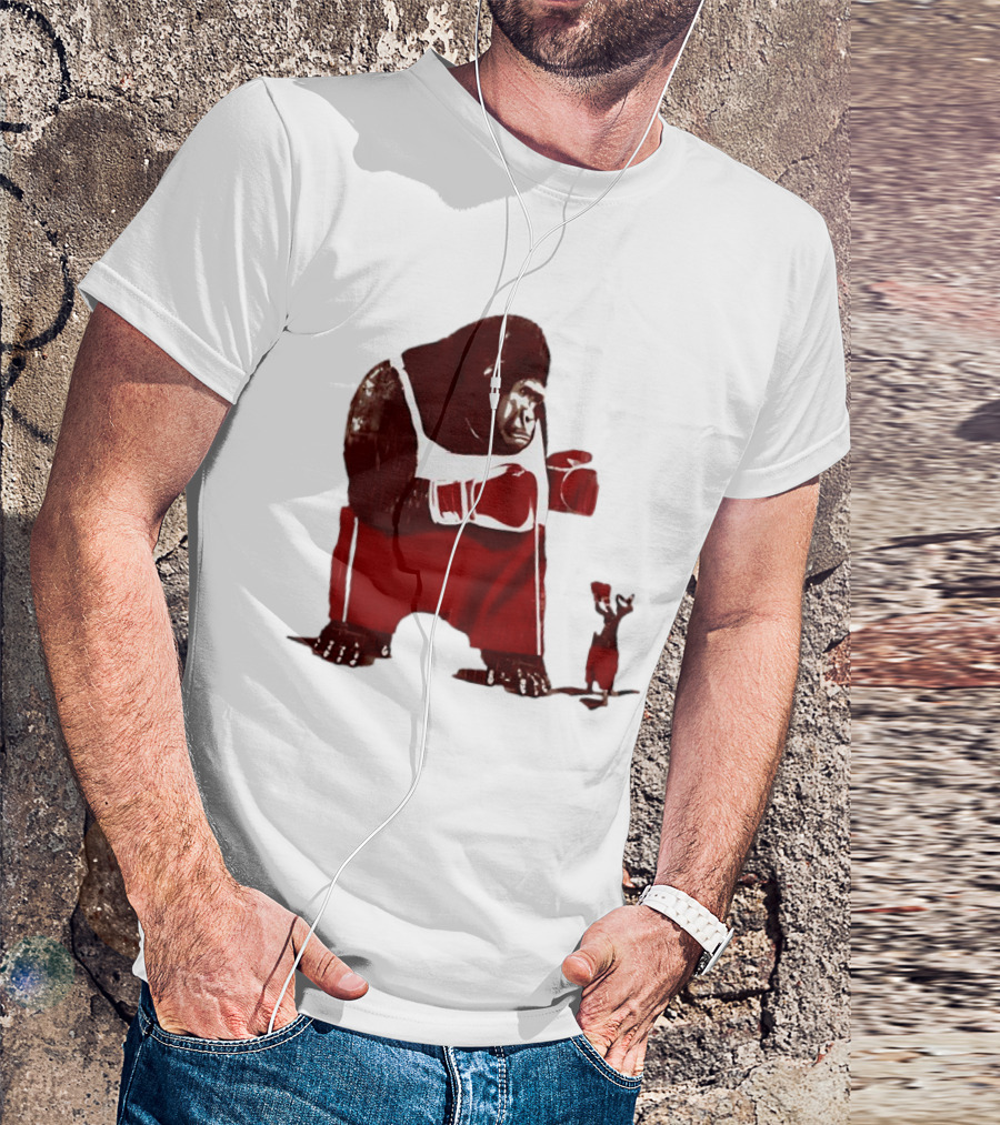 Gorilla Faces Kangaroo Boxing Match T-Shirt