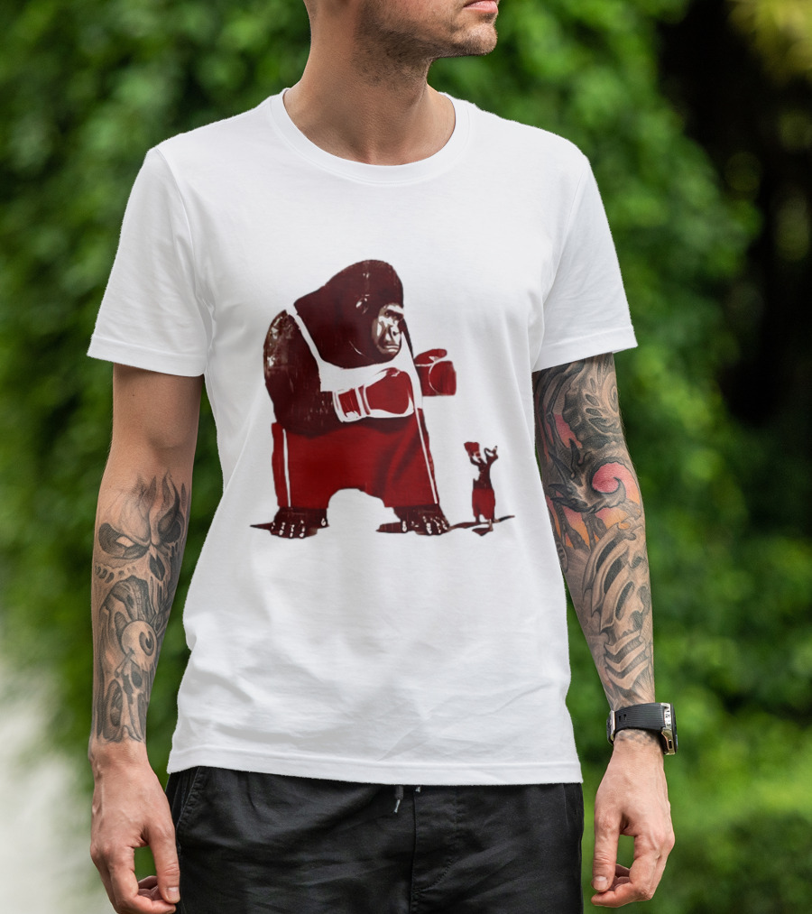 Gorilla Faces Kangaroo Boxing Match T-Shirt