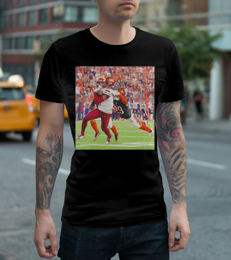 Washington Commanders Terry McLaurin Vs Cincinnati Bengals Cam Taylor-Britt Action Play T-Shirt
