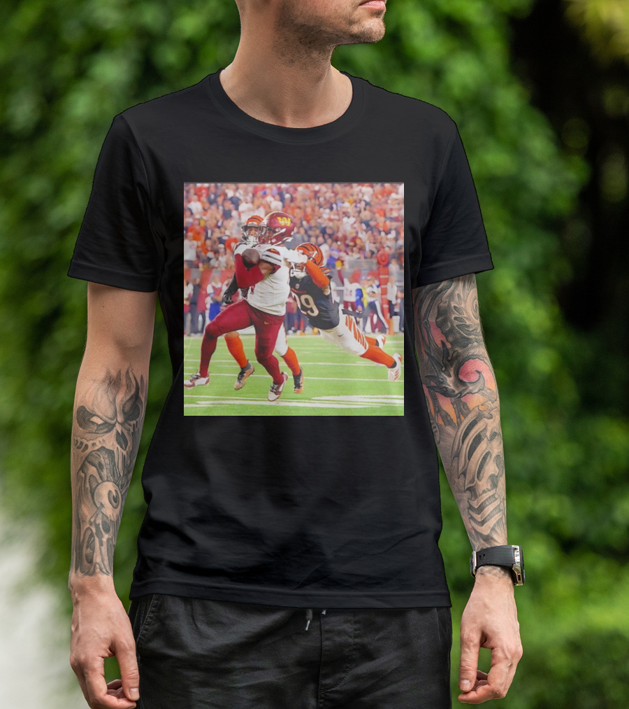 Washington Commanders Terry McLaurin Vs Cincinnati Bengals Cam Taylor-Britt Action Play T-Shirt