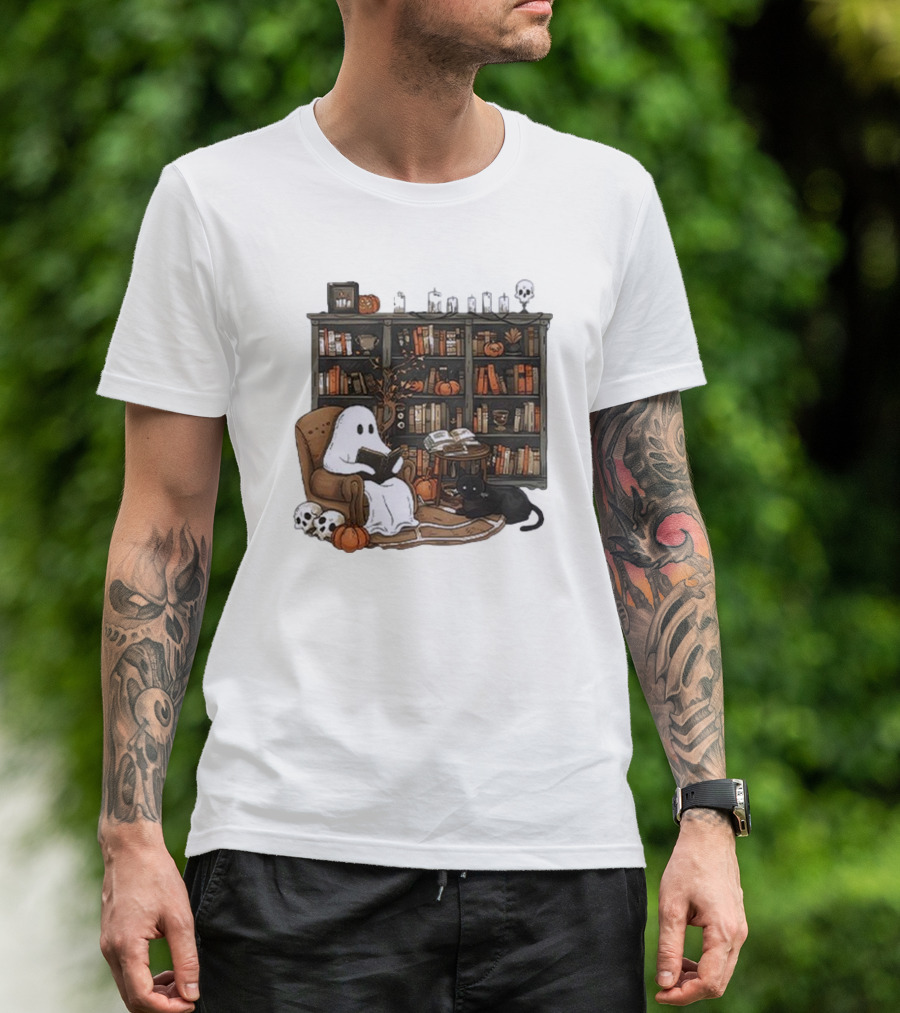 Retro Ghost Reading Books Skeletons Pumpkins Black Cat Library T-Shirt