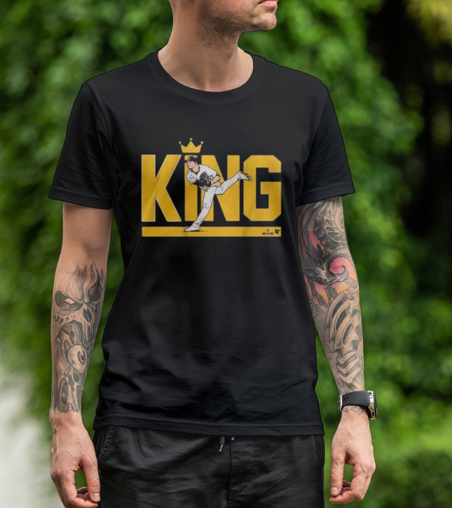 King Pitcher Crown Pose Player T-Shirt