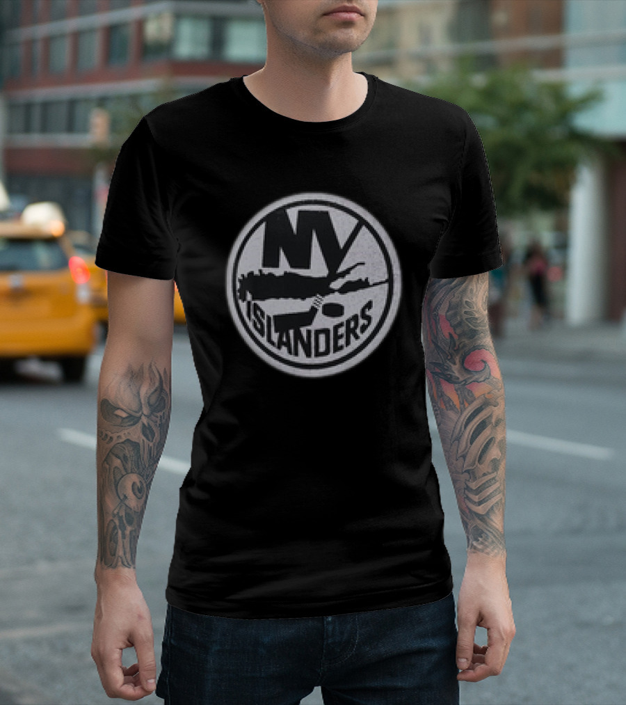 NY Islanders Made in Canada Vintage Hockey Emblem T-Shirt