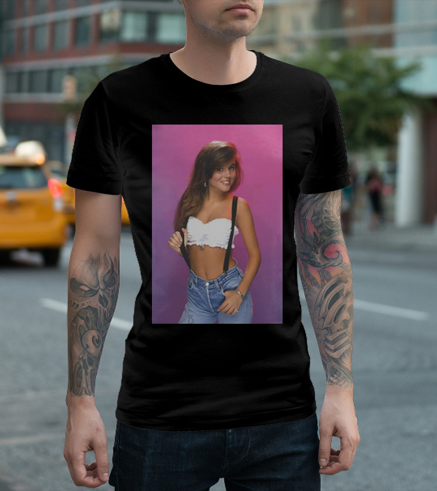Kelly Kapowski Saved By The Bell Purple Background T-Shirt