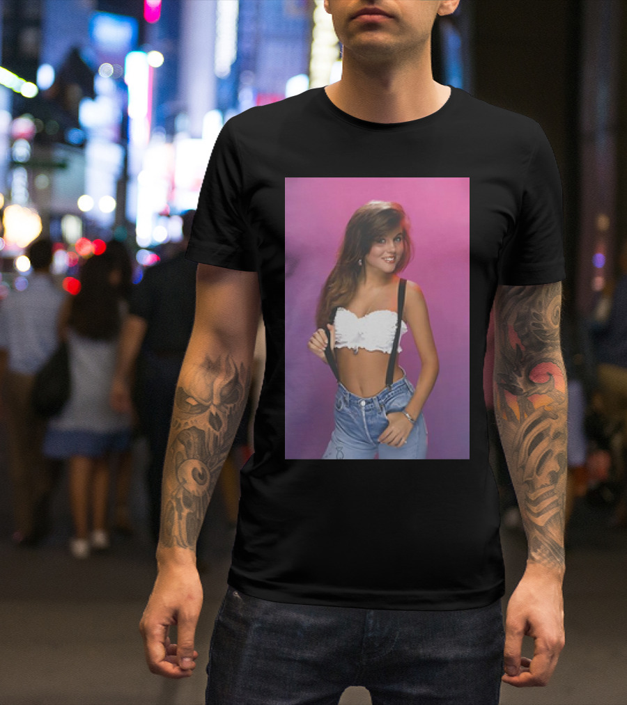 Kelly Kapowski Saved By The Bell Purple Background T-Shirt