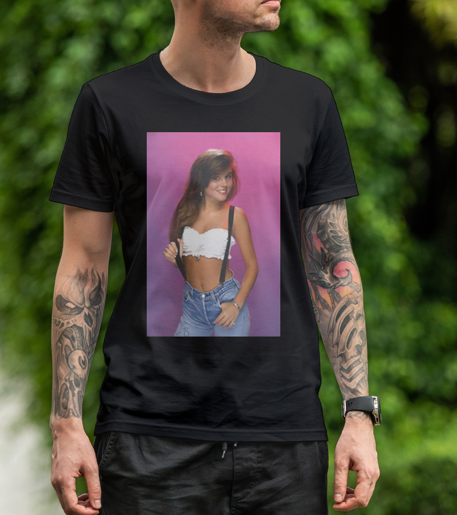 Kelly Kapowski Saved By The Bell Purple Background T-Shirt