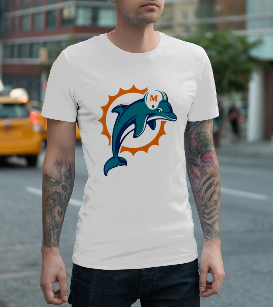 Go Fins Miami Dolphins Football Team Iconic M Helm T-Shirt
