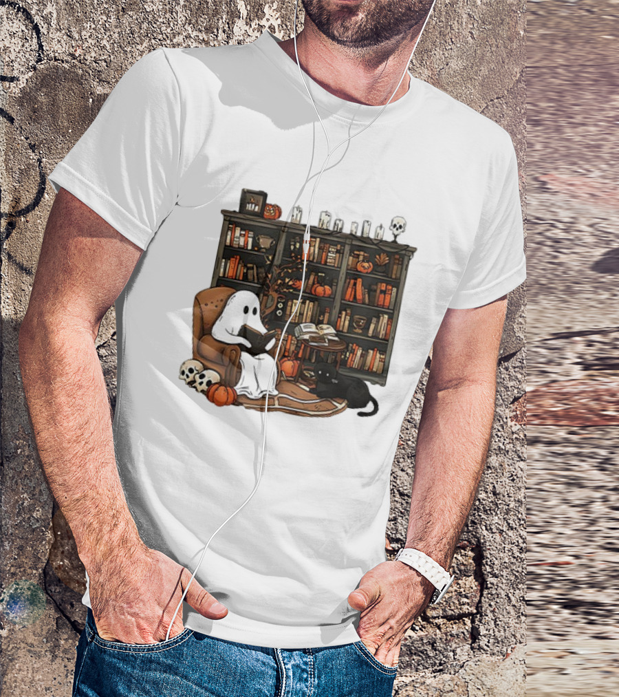 Ghost Reading Books With Black Cat And Pumpkins Retro Halloween Library T-Shirt
