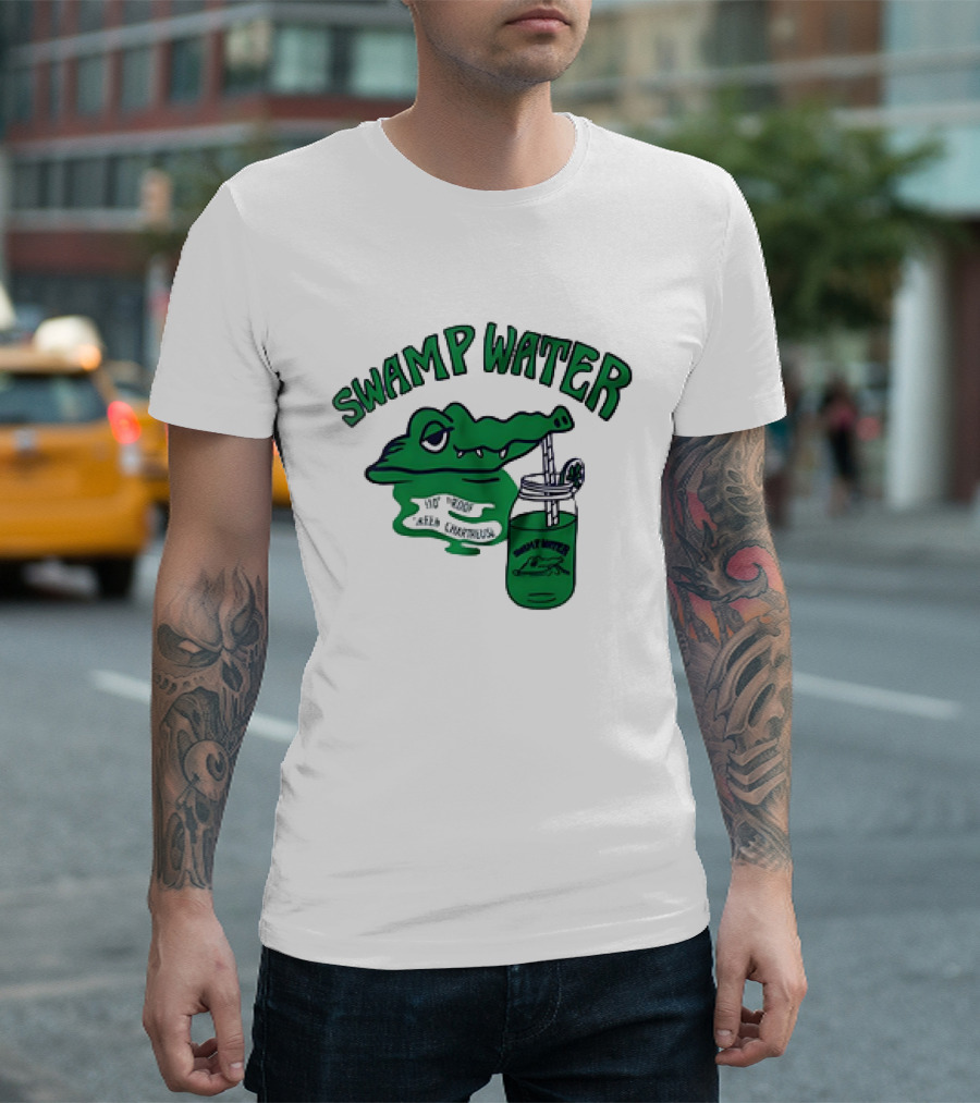 Swamp Water Alligator Drink Jar Vintage Cartoon T-Shirt