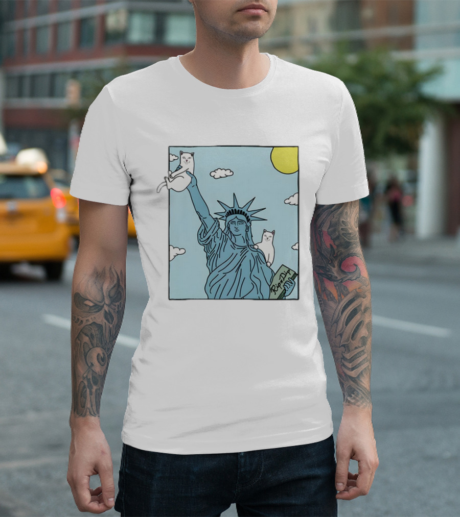 Statue Of Liberty With Cats And Rip N Dip Clouds T-Shirt