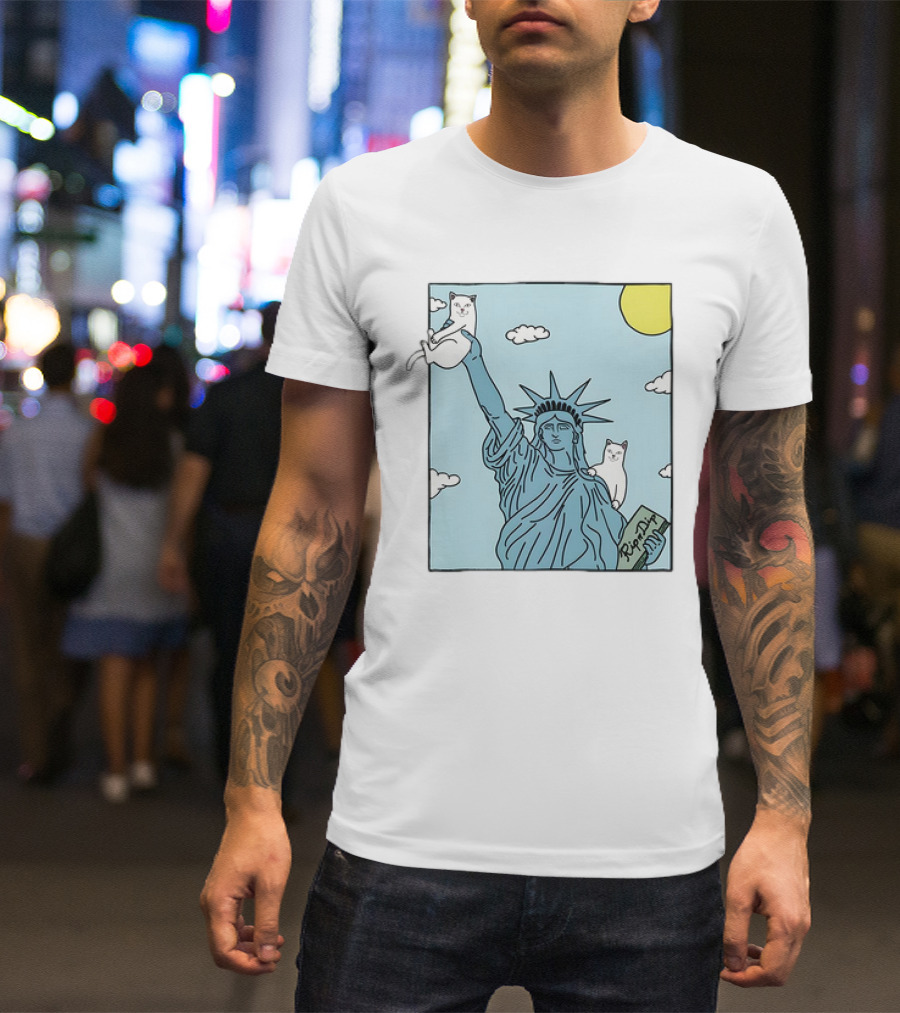 Statue Of Liberty With Cats And Rip N Dip Clouds T-Shirt