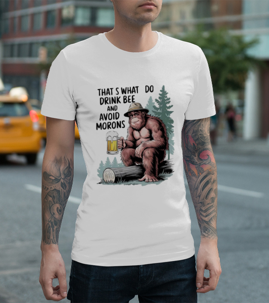 Bigfoot That’s What I Do Drink Beer and Avoid Morons in Forest with Mug T-Shirt