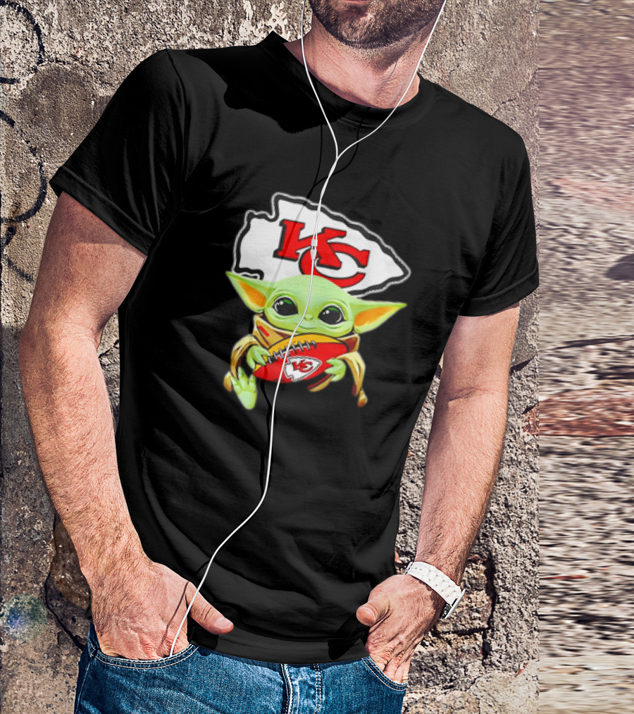 Baby Yoda Star Wars KC Chiefs Hug Football Team T-Shirt