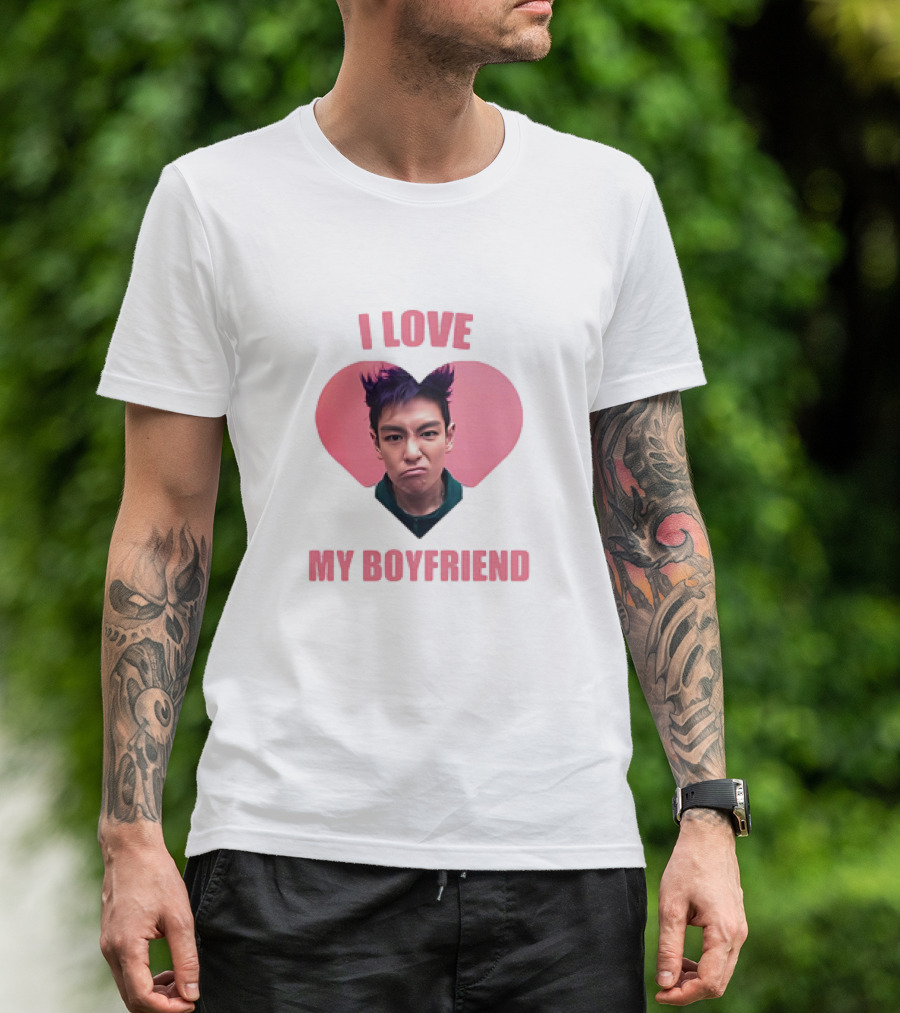 I LOVE MY BOYFRIEND Heart Face Pink Hair T-Shirt