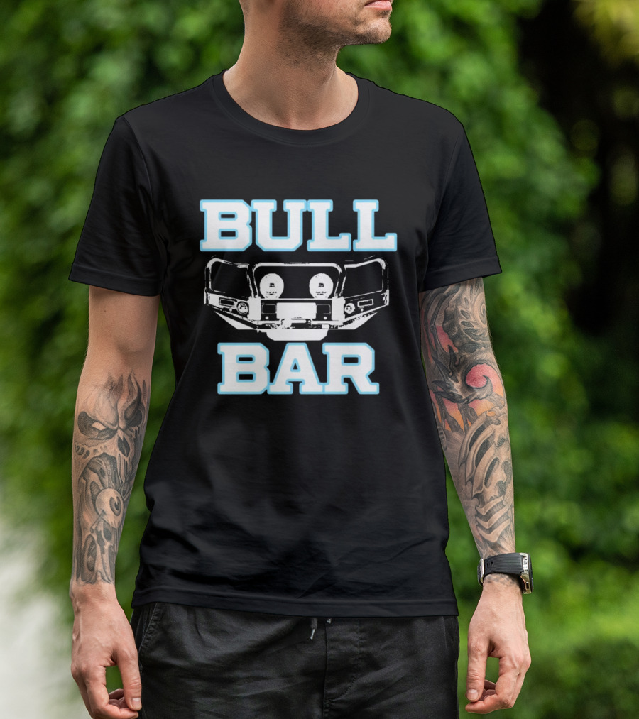 BULL BAR Car Protection Accessory Bold Vintage Style T-Shirt