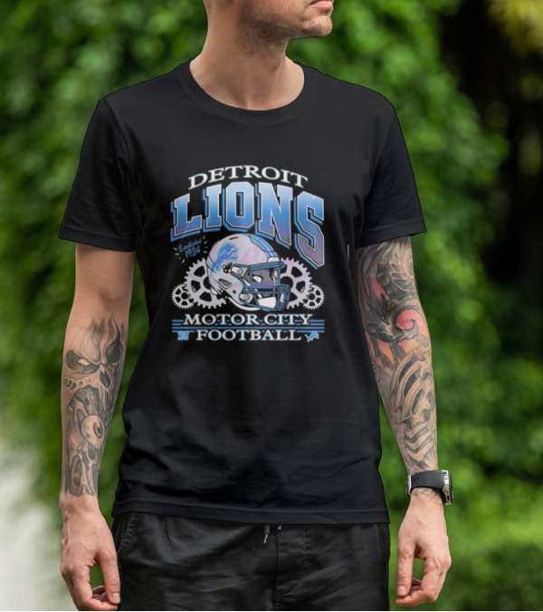 Detroit Lions Motor City Football Helmet Vintage Logo T-Shirt