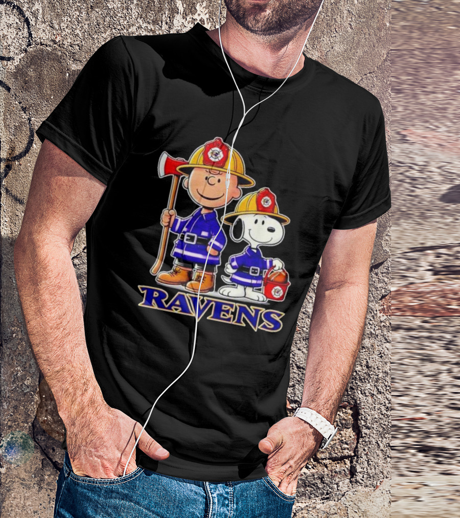 Firefighter Charlie Brown And Snoopy Baltimore Ravens T-Shirt