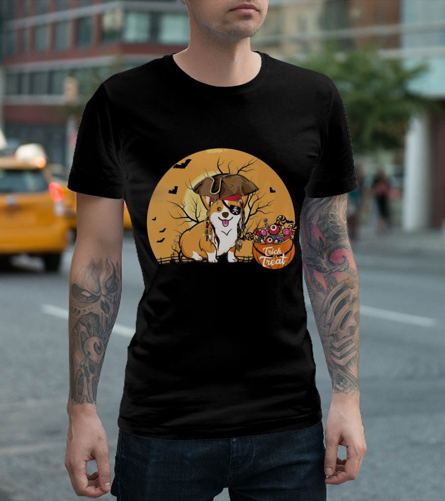 Pembroke Welsh Corgi Pirate Halloween Trick or Treat with Candy and Spooky Bats T-Shirt