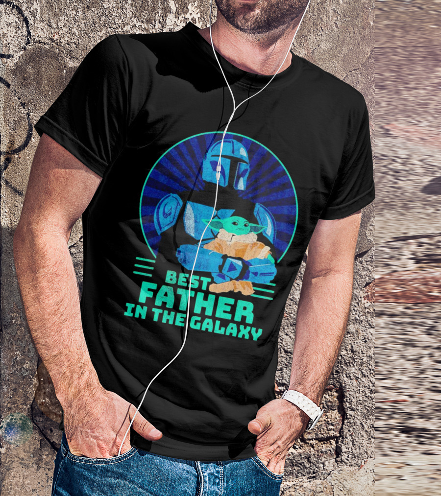 Best Father In The Galaxy Mandalorian Hug Baby Yoda T-Shirt