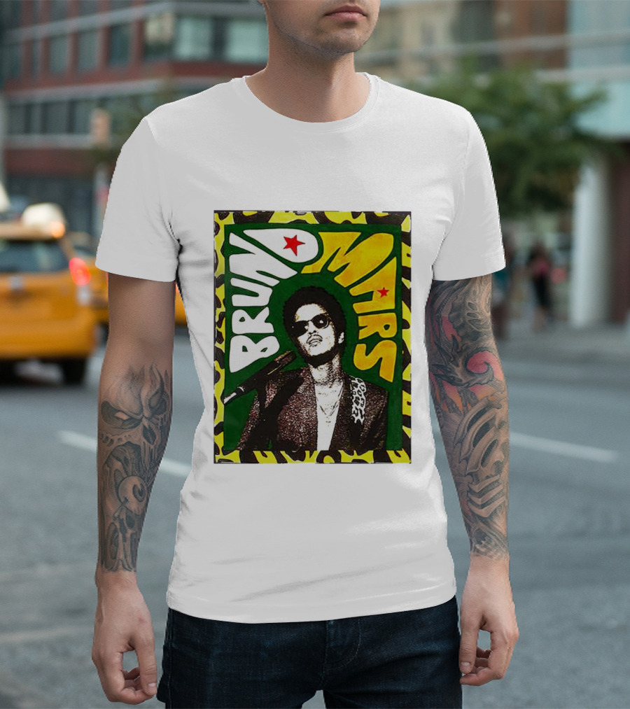 Bruno Mars Retro Style Portrait With Microphone And Stars T-Shirt