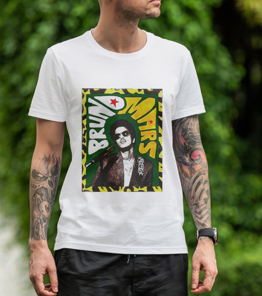 Bruno Mars Retro Style Portrait With Microphone And Stars T-Shirt