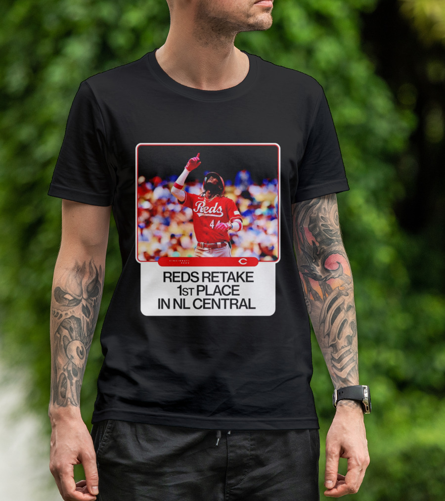 Cincinnati Reds Retake 1st Place In NL Central Elly De La Cruz T-Shirt