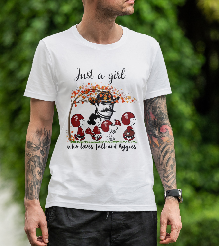 Just A Girl Who Loves Fall And Aggies Peanuts Cartoon T-Shirt