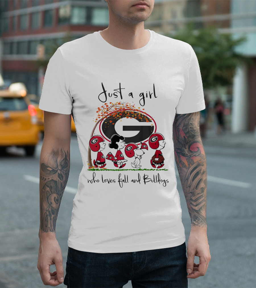 Just A Girl Who Loves Fall And Bulldogs Georgia Snoopy Football T-Shirt