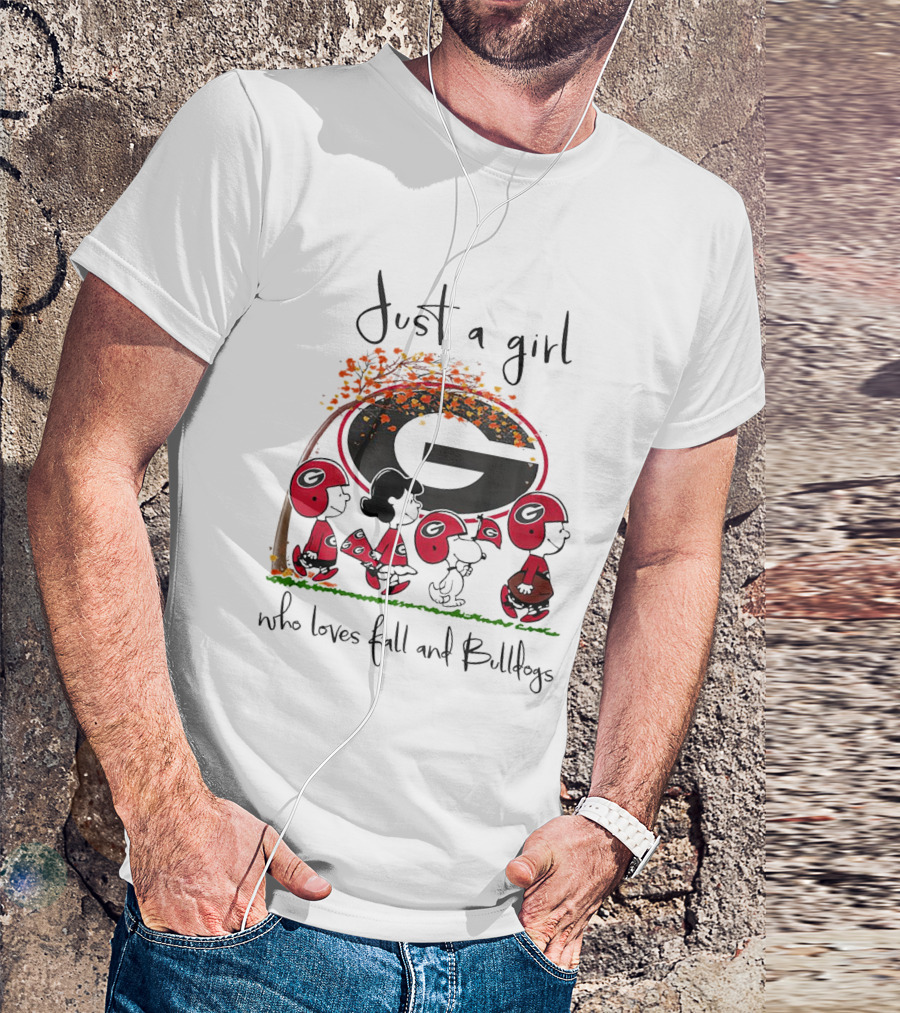 Just A Girl Who Loves Fall And Bulldogs Georgia Snoopy Football T-Shirt