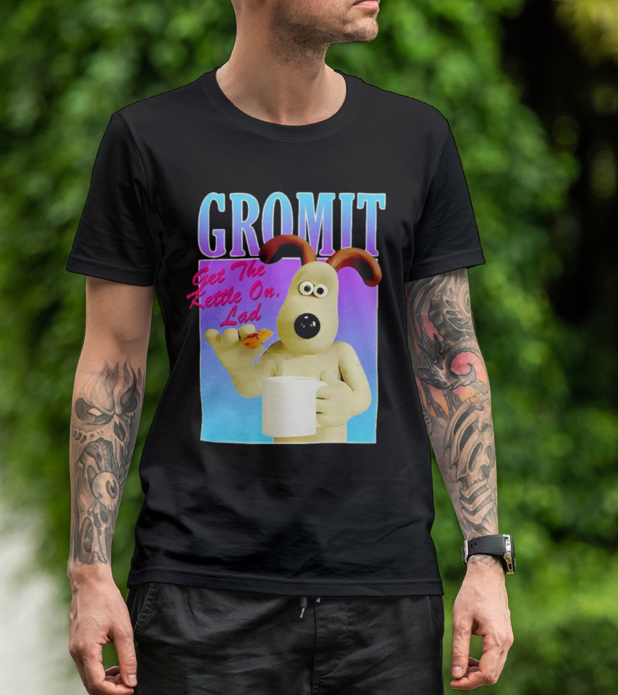 Gromit Get The Kettle On Lad With Tea And Biscuit T-Shirt