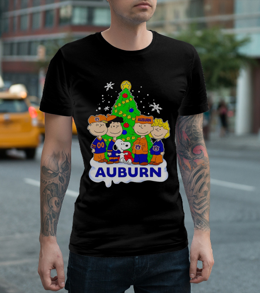 Peanuts Auburn Tigers Christmas Tree Charlie Brown Snoopy Lucy Linus T-Shirt