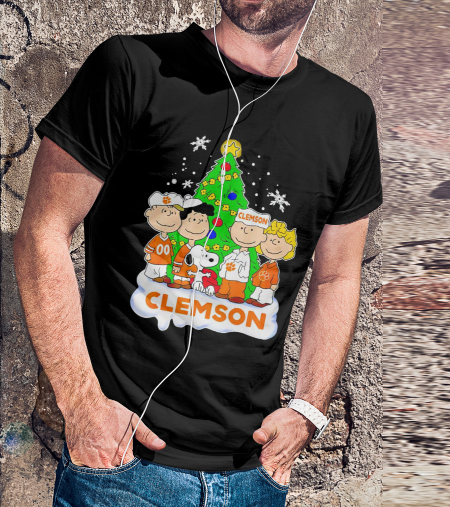 Clemson Christmas With Peanuts Gang And Festive Tree T-Shirt