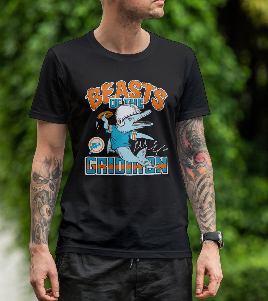 Miami Dolphins Beasts Of The Gridiron Football Dolphin Throwing Pass T-Shirt