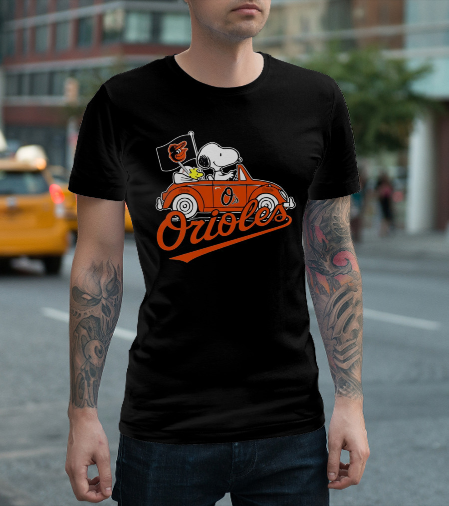 Snoopy And Woodstock Driving Baltimore Orioles Car With Flag T-Shirt