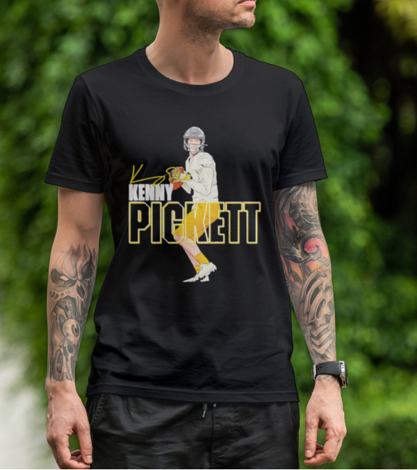 Kenny Pickett Pittsburgh Football Quarterback Pose T-Shirt