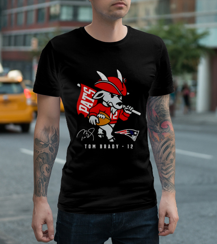 New England Patriots PATS Tom Brady 12 GOAT Logo Illustrative Character T-Shirt