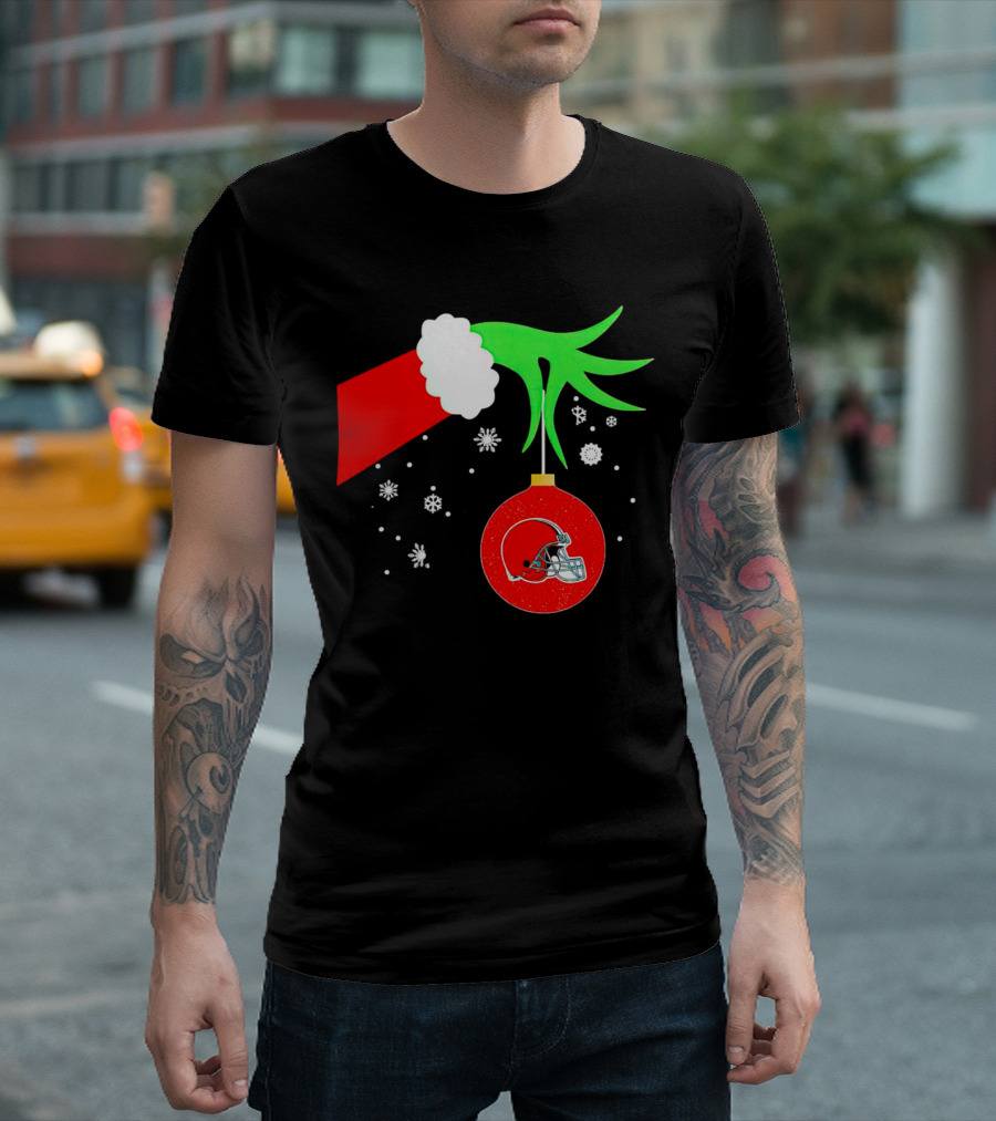 The Grinch Holding Cleveland Browns Ornament with Snowflakes T-Shirt