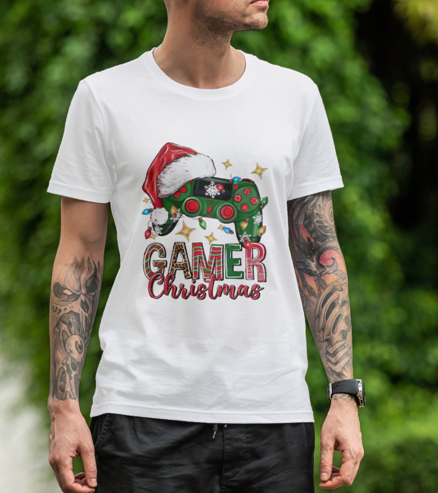 Gamer Christmas Santa Hat Game Controller Holiday Lights T-Shirt